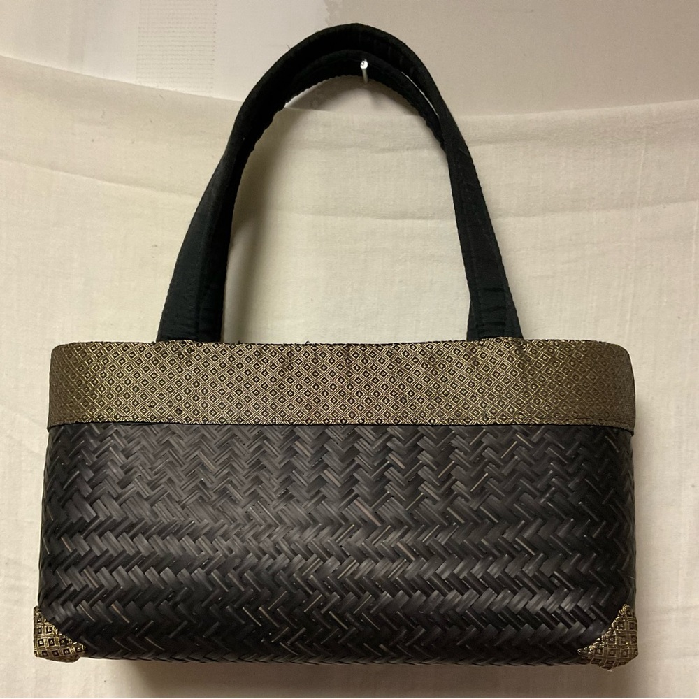 Longview New Zealand wicker basket purse zippered